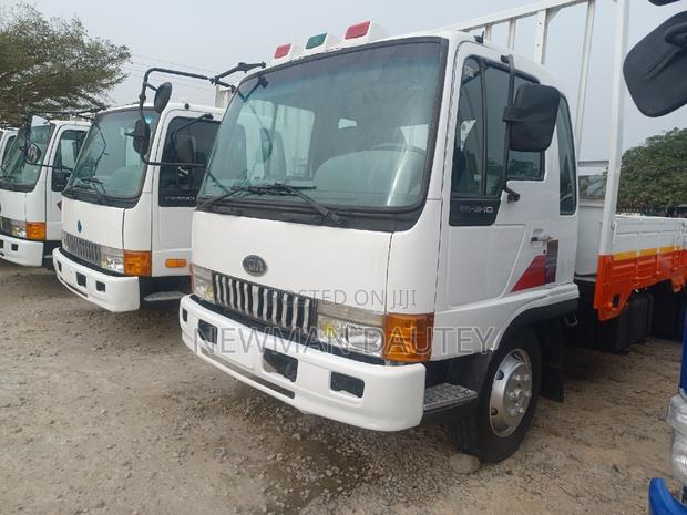 Rhino Trucks · Photo 2