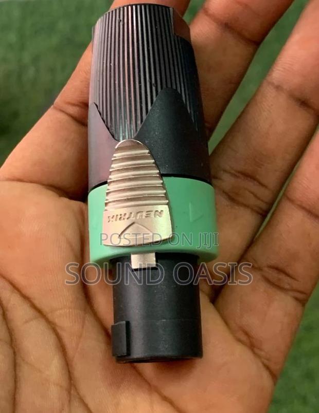 Neutrix Speakon Plugs (Green) · Photo 1