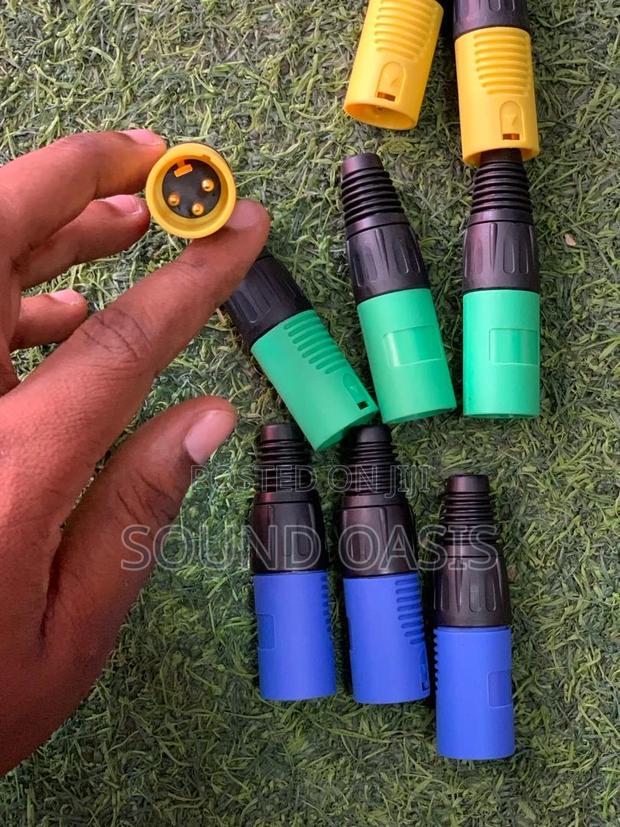 Male and Female Canon Plugs (Plastic) -XLR Plugs · Photo 2