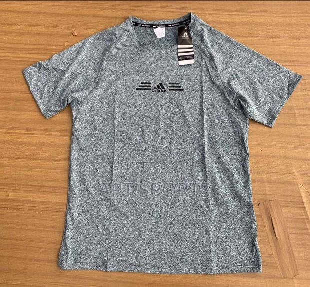 Adidas Top · Photo 1