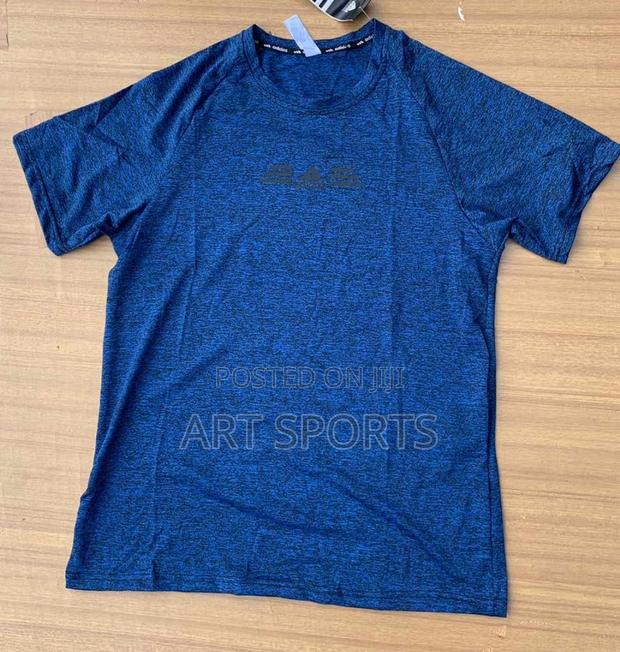 Adidas Top · Photo 2