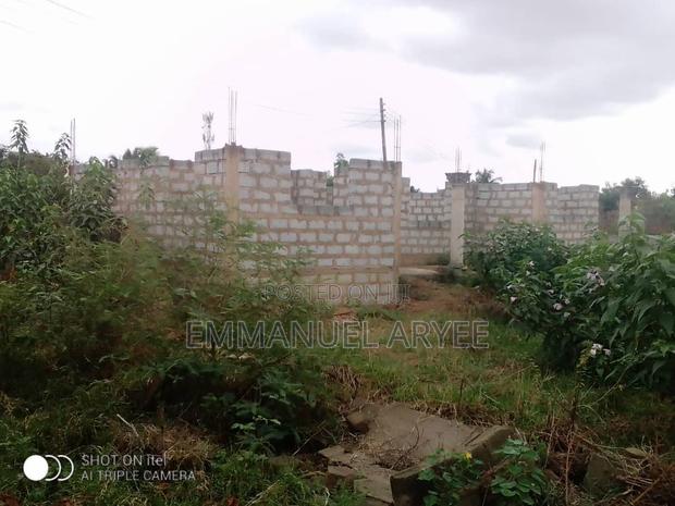 One Plot of Land With Self Contain for Sale · Photo 3