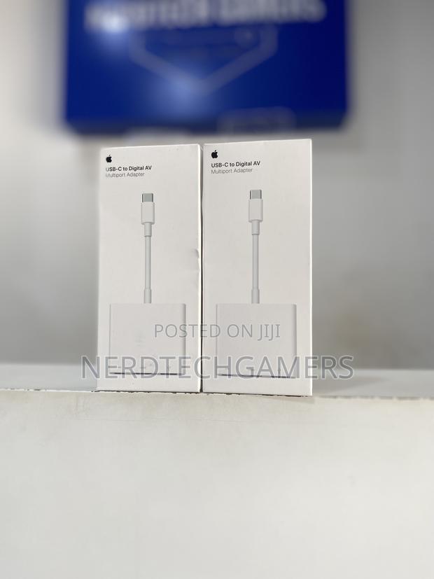 Apple USB-C to Digital Av Multiport Adapter · Photo 1