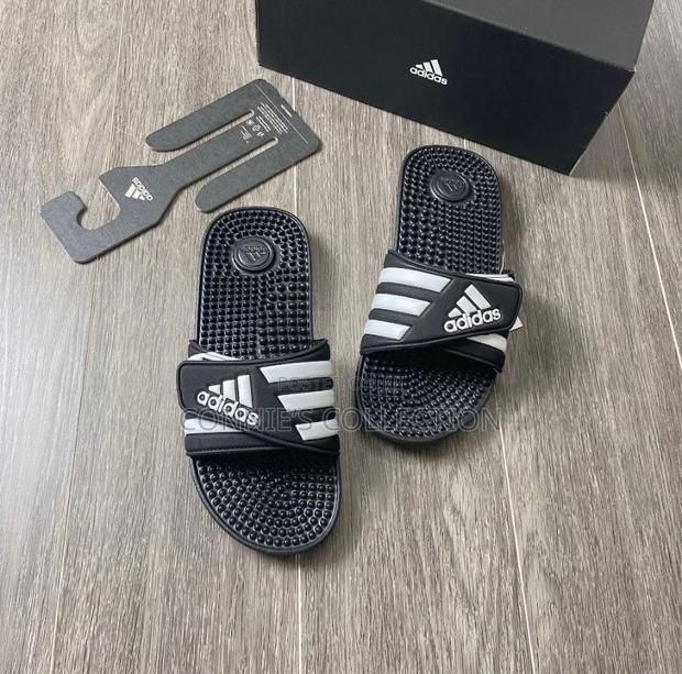 Adidas Slippers · Photo 2
