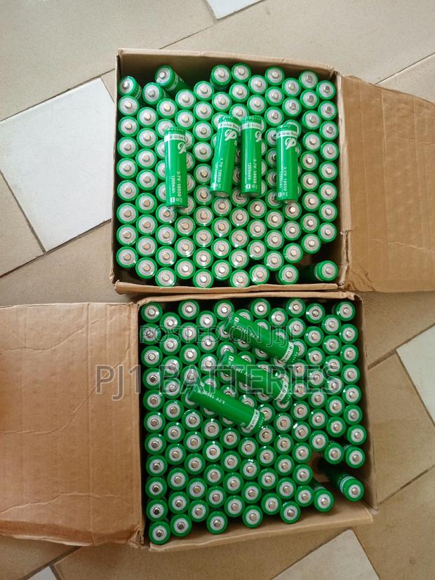 3.7v 18650 Lithium Batteries · Photo 6