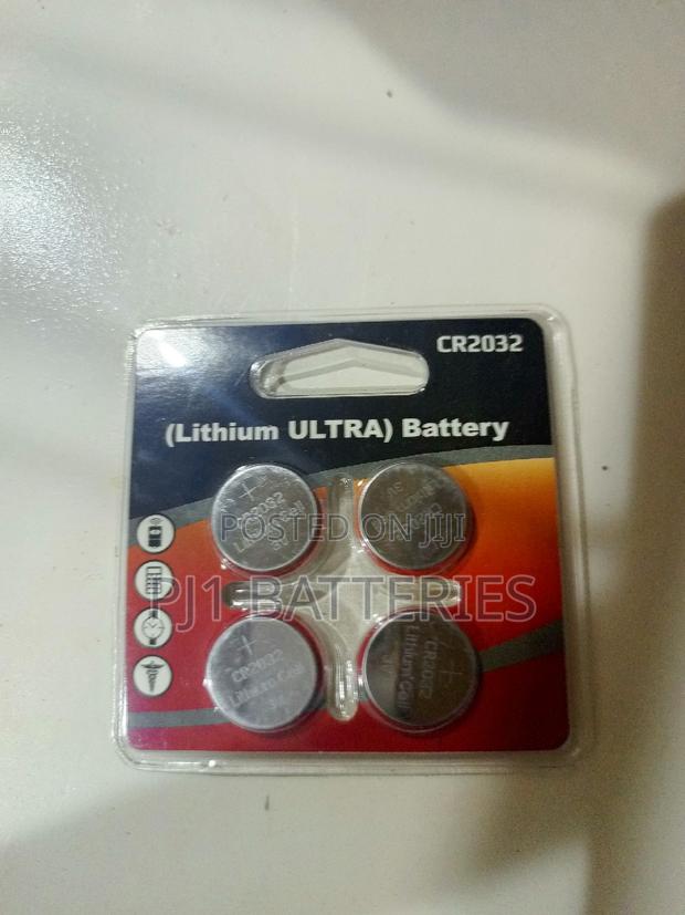 C Mos Battery 2032 · Photo 1