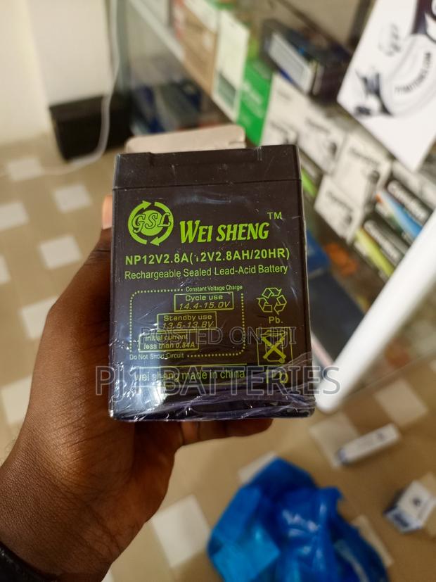 12v 2.8 AH BATTERY · Photo 2