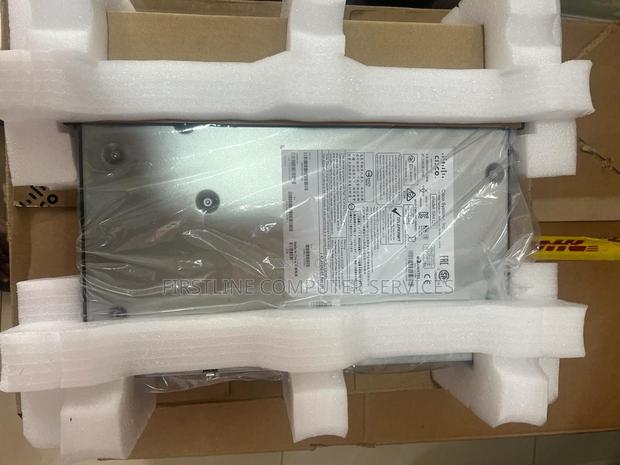 Cisco ISR 4321 · Photo 3