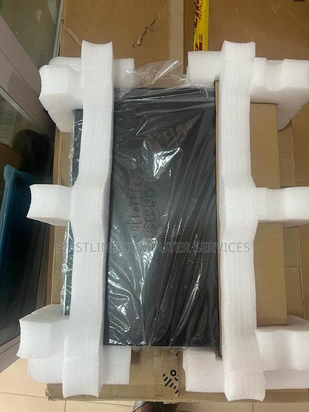 Cisco ISR 4321 · Photo 4