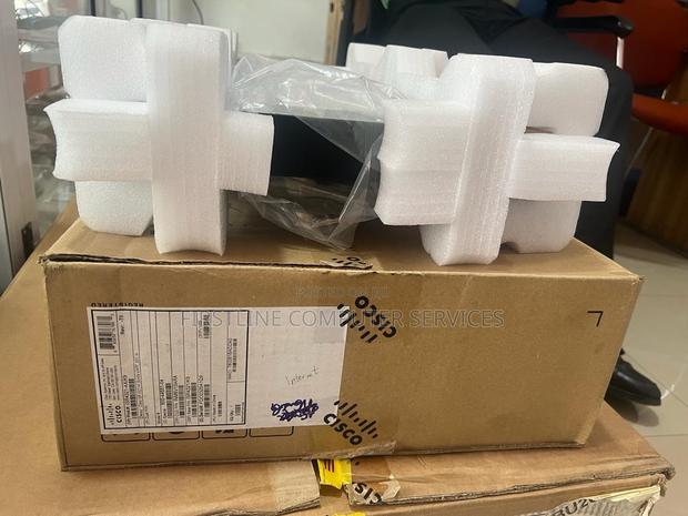 Cisco ISR 4321 · Photo 5