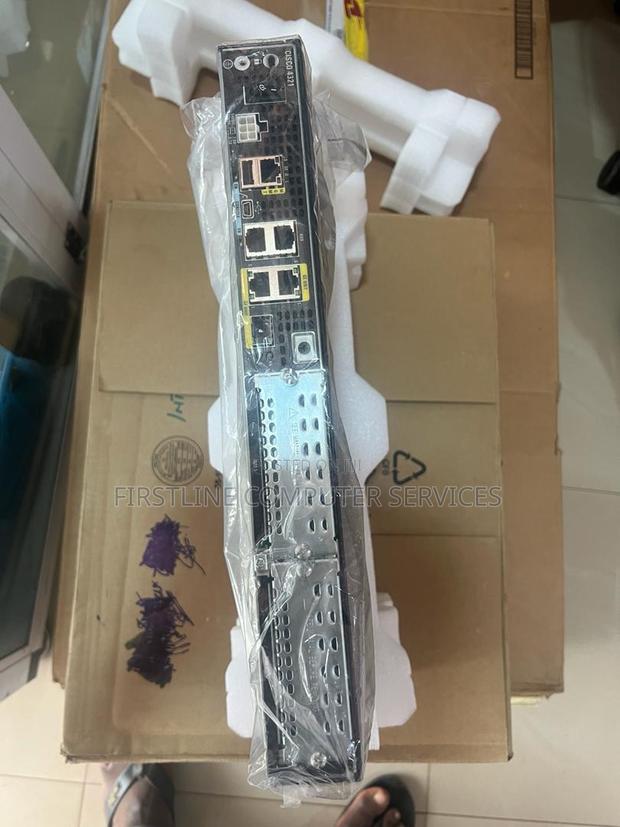 Cisco ISR 4321 · Photo 1