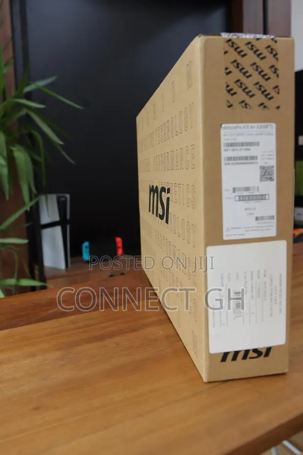 New Laptop MSI 32GB AMD Ryzen 9 SSD 1T · Photo 1