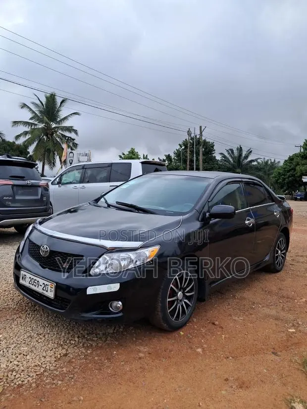 Toyota Corolla 2011 Black · Photo 1