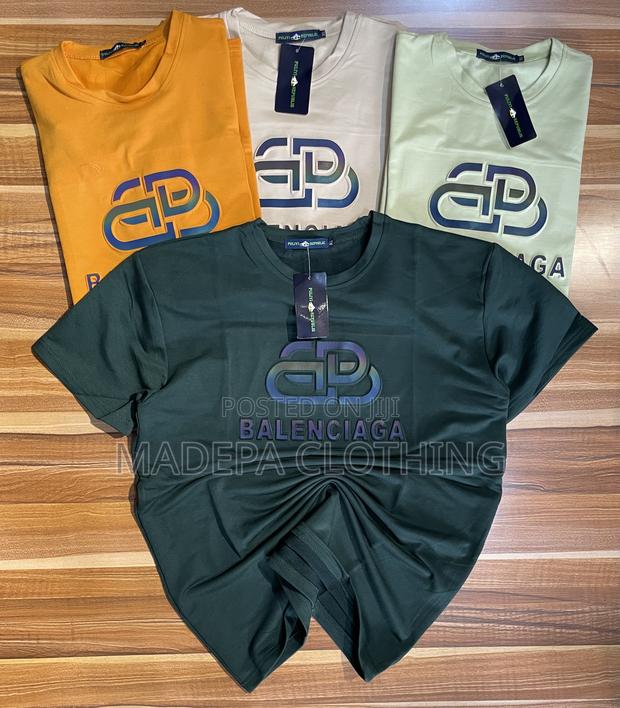 Round Necks T Shirt · Photo 3