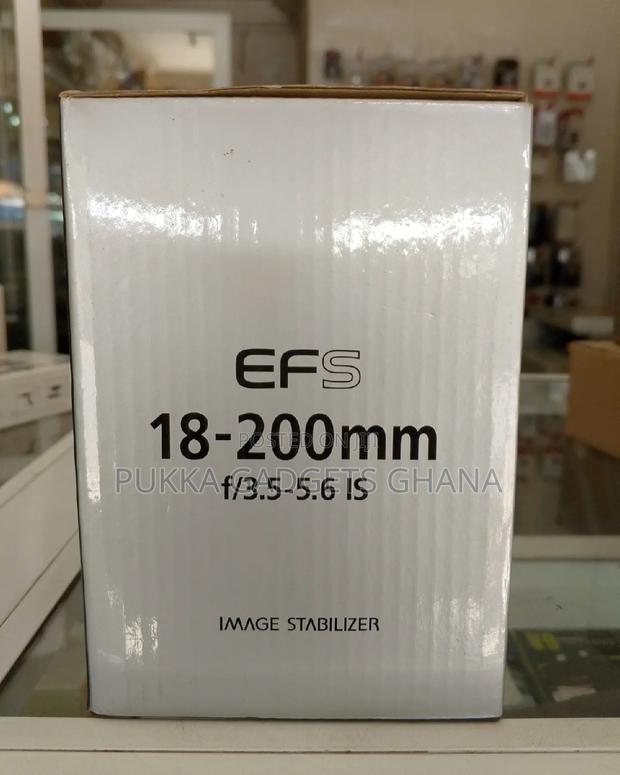 Canon EFS 18-200 MM Lens · Photo 1