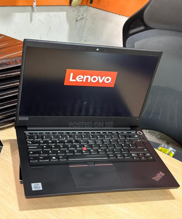New Laptop Lenovo ThinkPad E14 G5 8GB Intel Core I5 SSD 256GB · Photo 1