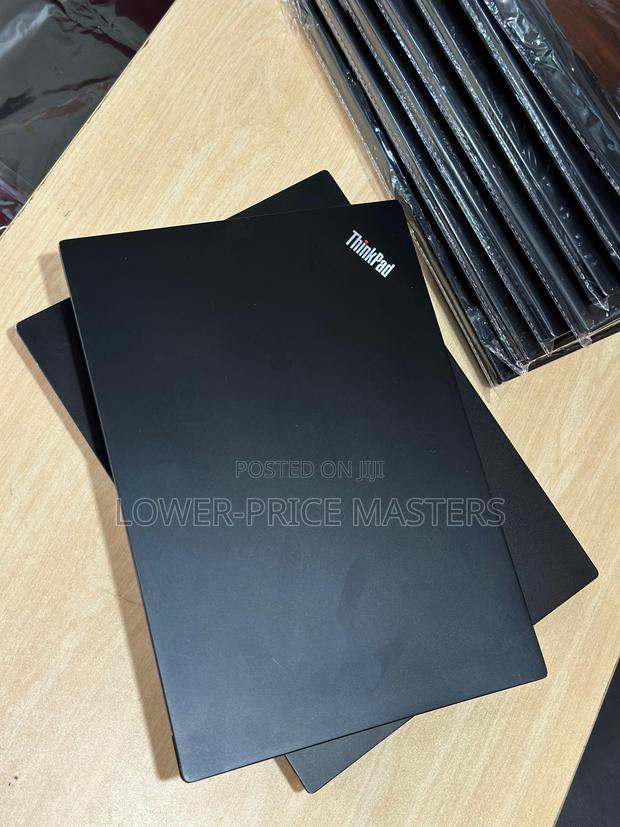 New Laptop Lenovo ThinkPad E14 G5 8GB Intel Core I5 SSD 256GB · Photo 4