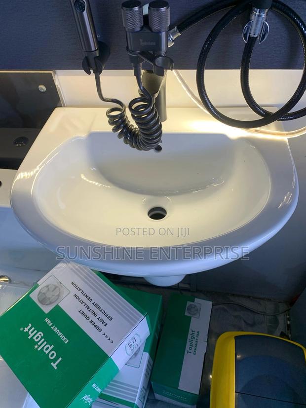 Orient Hanging Basin · Photo 2