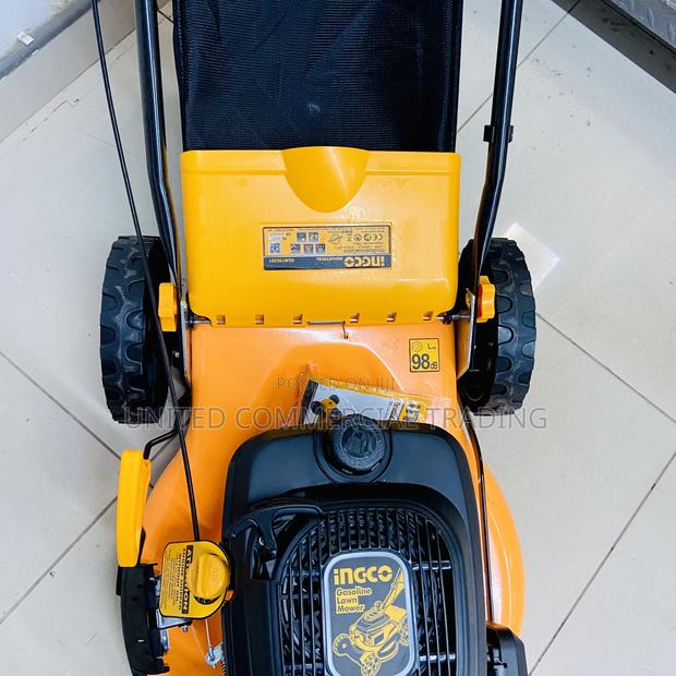 Gasoline Lawn Mower · Photo 6