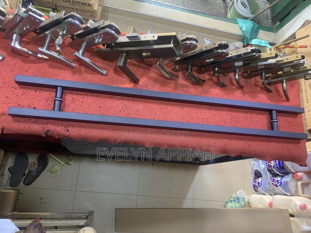 4ft Black Stainless Pull Handle (Heavy) · Photo 2