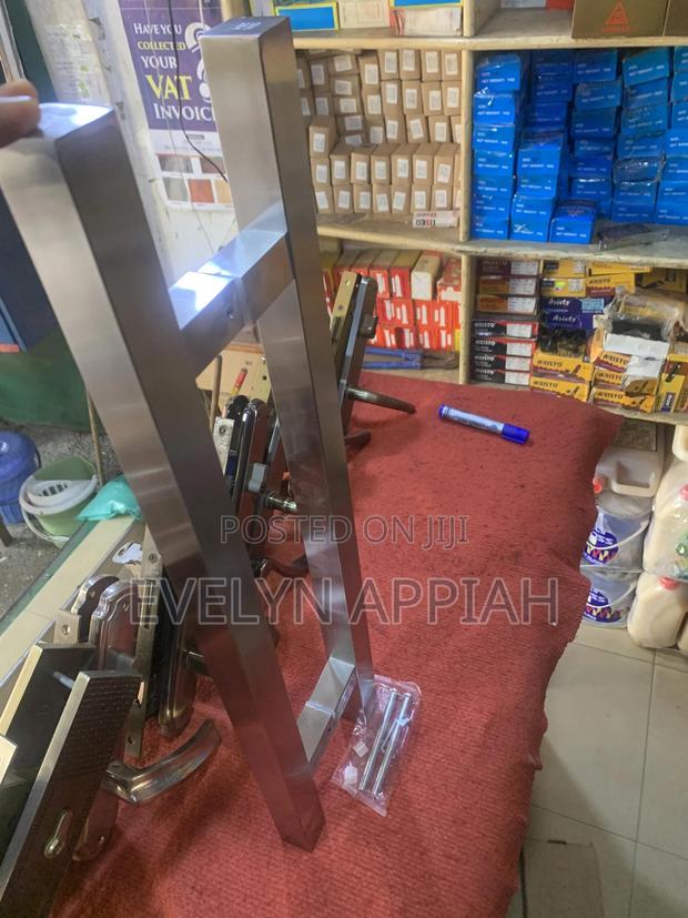 2ft Square Stainless Steel Pull Handle (Heavy) · Photo 3