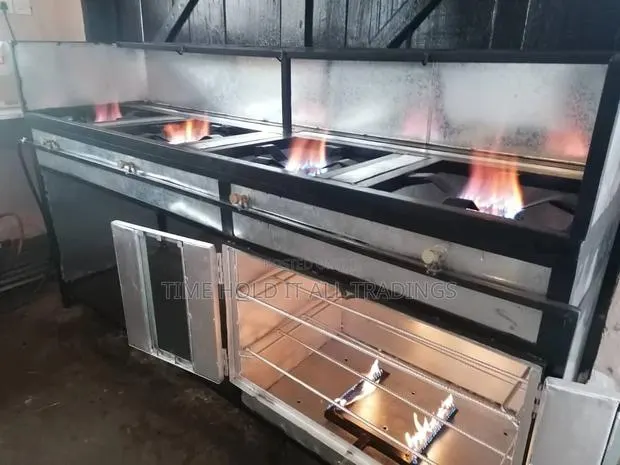 Gas Oven for Baking Bread and Other Pastries, Grilling Meat · Photo 1