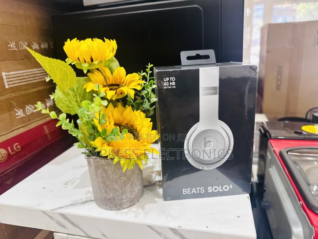 Available Now Beats Solo 3 · Photo 1