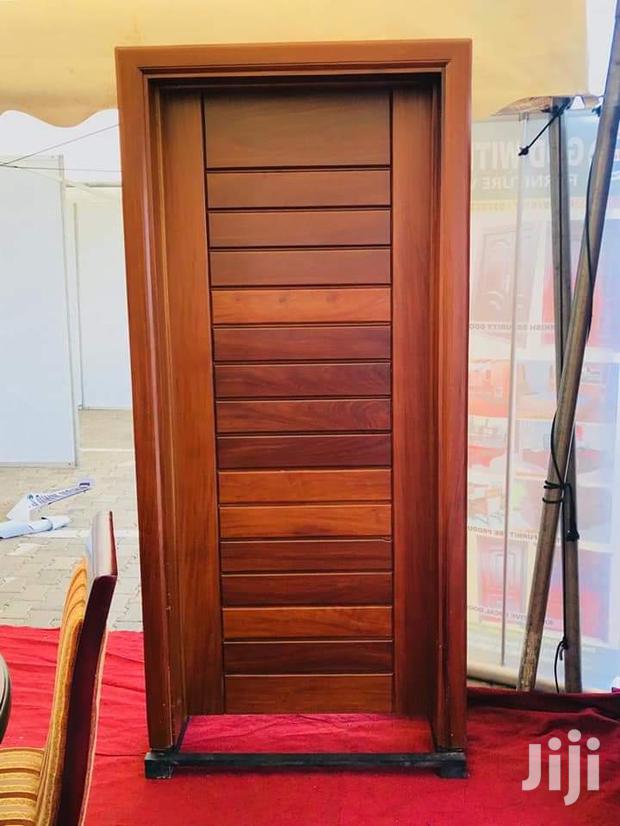 Wooden Door · Photo 1