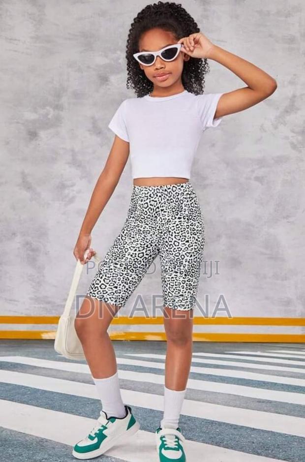 Cotton Biker Shorts · Photo 4