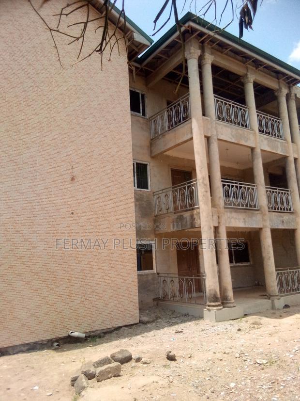 28 Rooms Flats for Sale at Adenta Municipality · Photo 4