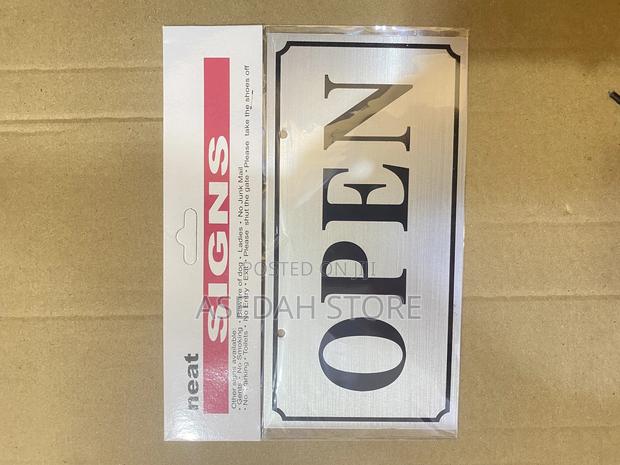 Open and Close Sign · Photo 1