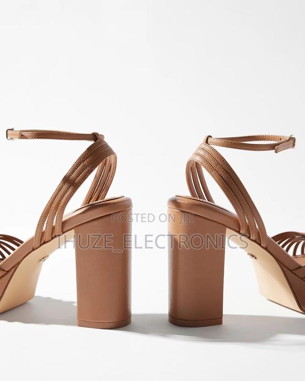 Knotted Platform Sandal (Size 9.5) · Photo 2