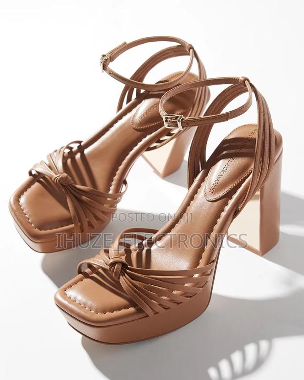 Knotted Platform Sandal (Size 9.5) · Photo 1