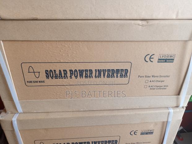 Solar Power Inverter W2000 · Photo 1