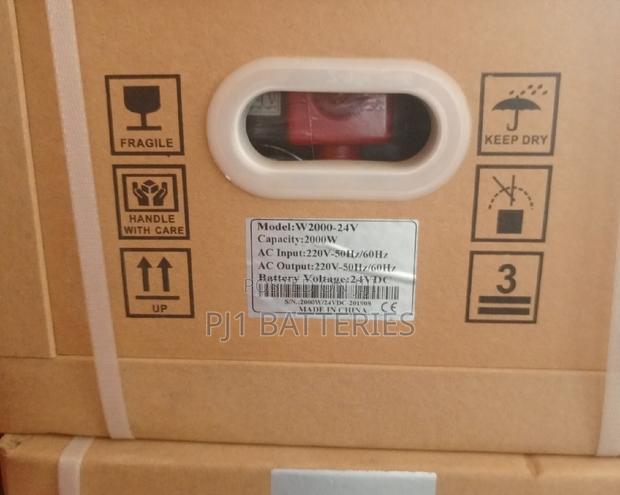 Solar Power Inverter W2000 · Photo 2