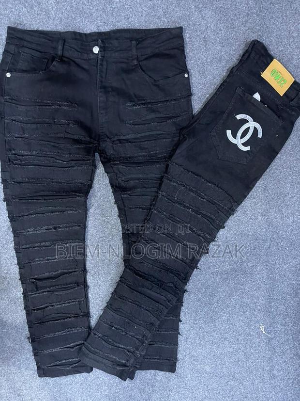 High Quality Jeans Available in Stock · Photo 2