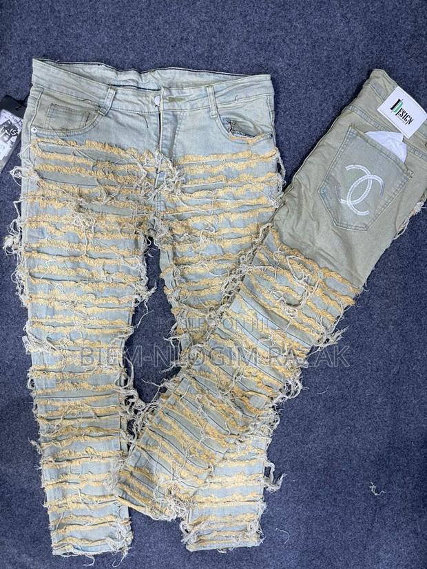 High Quality Jeans Available in Stock · Photo 3