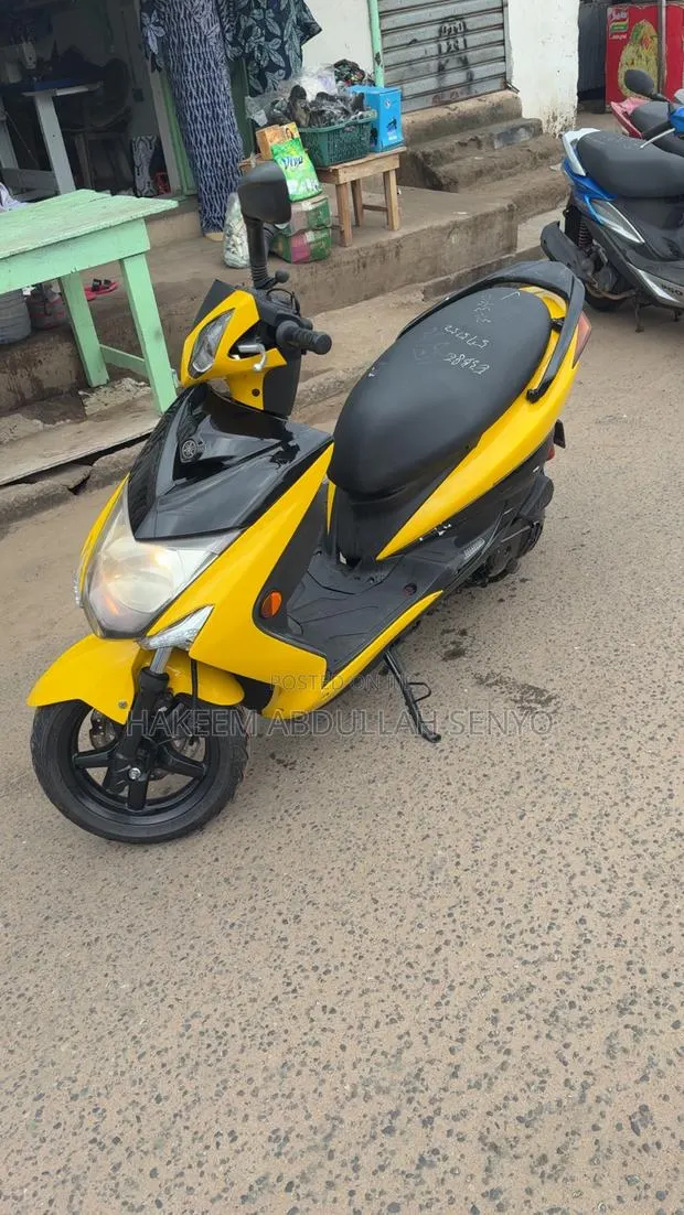 Yamaha 2015 Yellow · Photo 1
