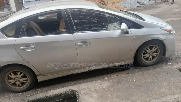 Toyota Prius Door Glass Available · Photo 1
