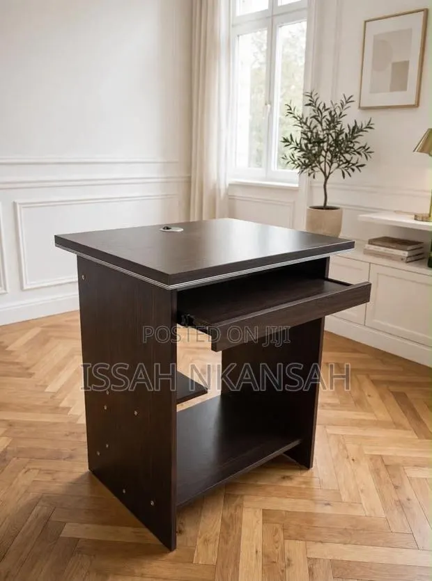 Small Computer Table With Keyboard Tray · Photo 1