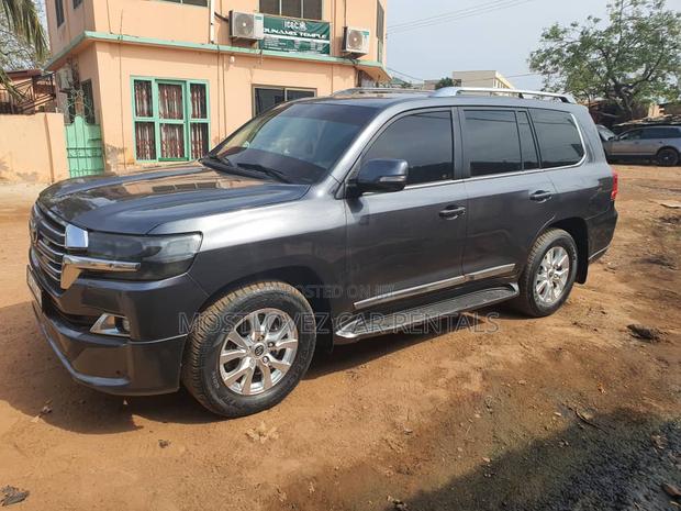 Car Rentals Affordable Prices for Programme and Leisure Trip · Photo 1