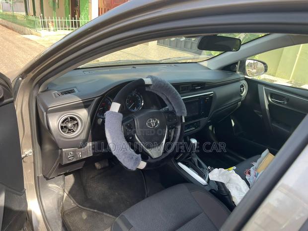 Rent Toyota Corolla · Photo 2