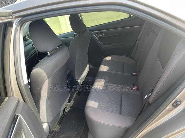 Rent Toyota Corolla · Photo 6