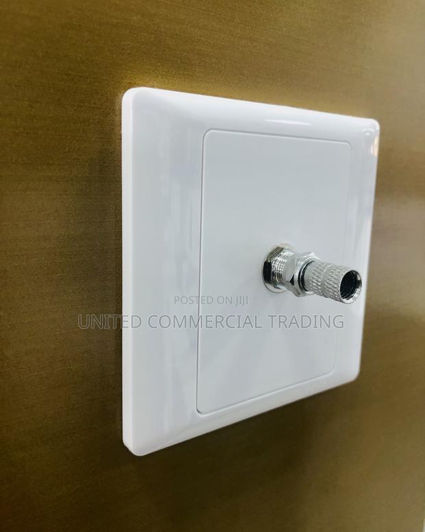 TV Socket (White) · Photo 1