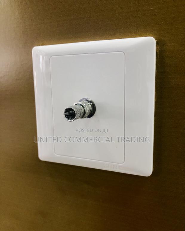 TV Socket (White) · Photo 3