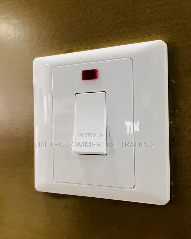 Switch (White) · Photo 1