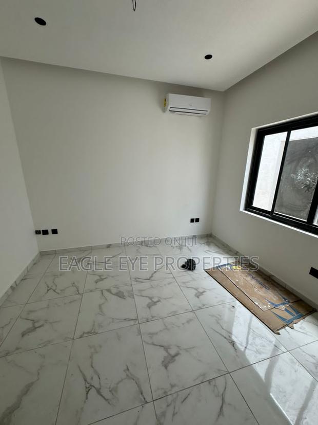 3bdrm House in School Junction for sale · Photo 2