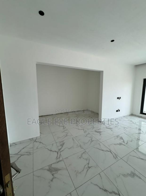3bdrm House in School Junction for sale · Photo 4