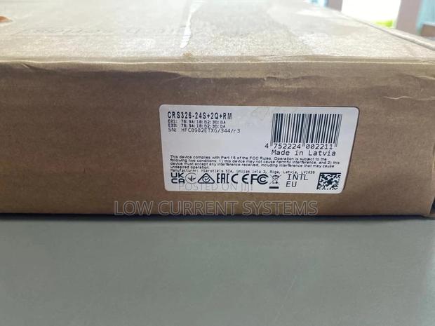 Crs326-24s+2Q+Rm · Photo 2