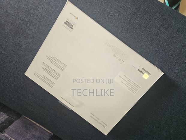 Microsoft Surface Pro 9 Keyboard · Photo 2